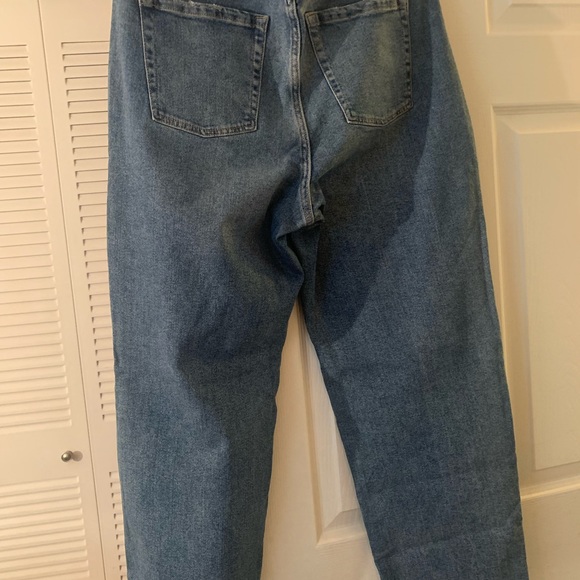 SUPER HIGH RISE RHINESTONE STRAIGHT LEG  JEANS, SIZE 12/31 “ seam. - Picture 4 of 7